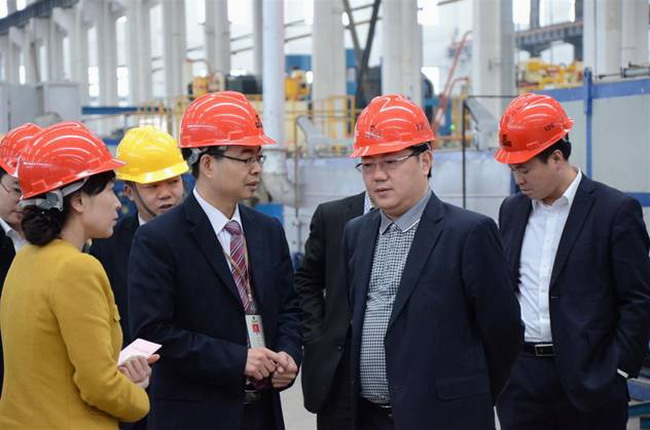 中共巴中市委市政(xi角n)府Z黯蒞臨我司指黯工作