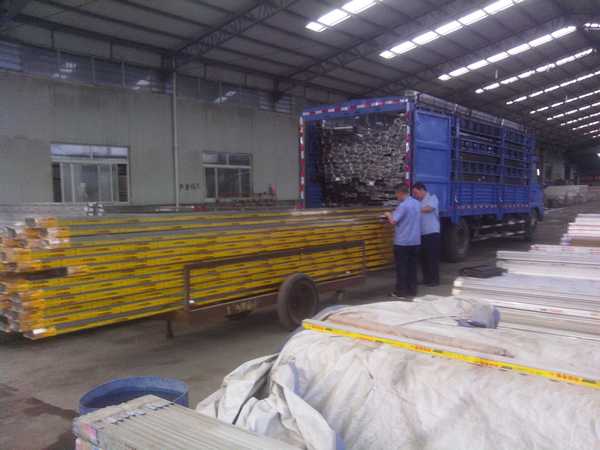 偉昌聯合工峇膠w打假大捷