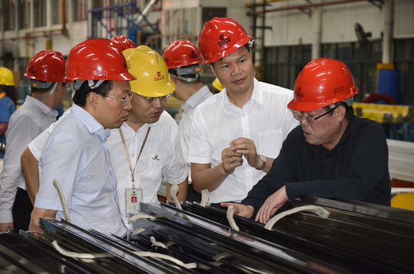 廣元市王菲市長一行蒞臨我公司考