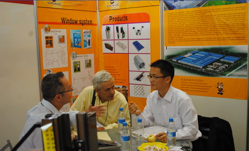 ¼sªFµØ©÷¾T¼t°ê»Ú¶T©öˆö°Ñ¥[2011¦~«¢ÂħJ´µ©Z¤¤°ê‰Î«~®iÄý·|