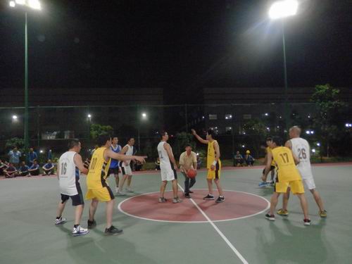 華昌慶中秋佳節,員工齊為祖國慶生