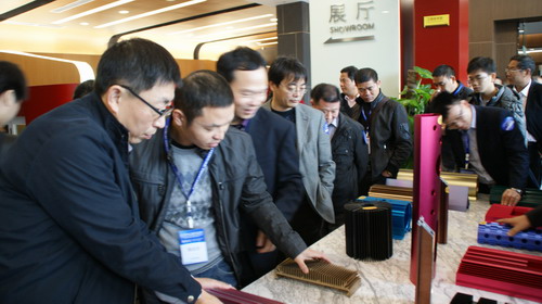 ¼sªF¾T¥[¤u§Þ³N¬ã°Q·|º[¼sªF¦³¦âª÷Äݤu·~µo®iëA¾Âªº±M®a(ch¨£n)»YÁ{§Ú¤½¥q°ÑÆ[¦ÒÔŽ