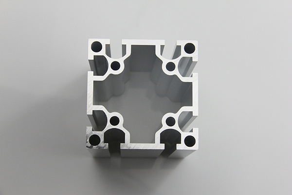 最新鋁型材價(jià)格多少錢一噸?