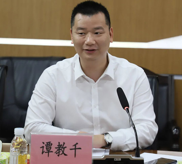 廣東省市場監督管理局A準化處譚壑d處長向華昌團獲得本次國家(ch見n)級A準化項目點表示祝賀