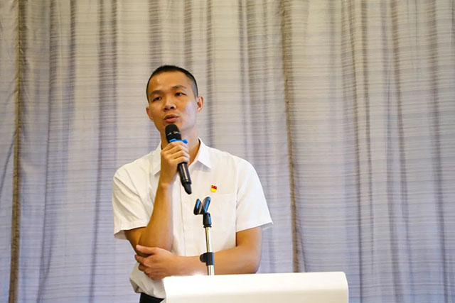 嘯山醪黨建辦副主任葉蔭朋發表致辭