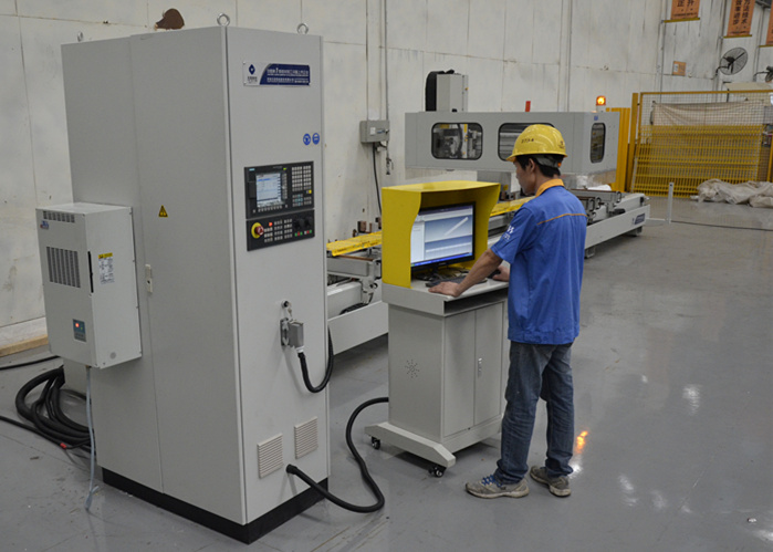 華昌鋁業引進坨速四軸(j足)控加工中心,門窗制造加工水平再提速!